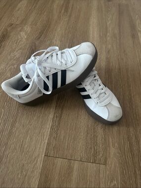 ADIDAS SNEAKERS